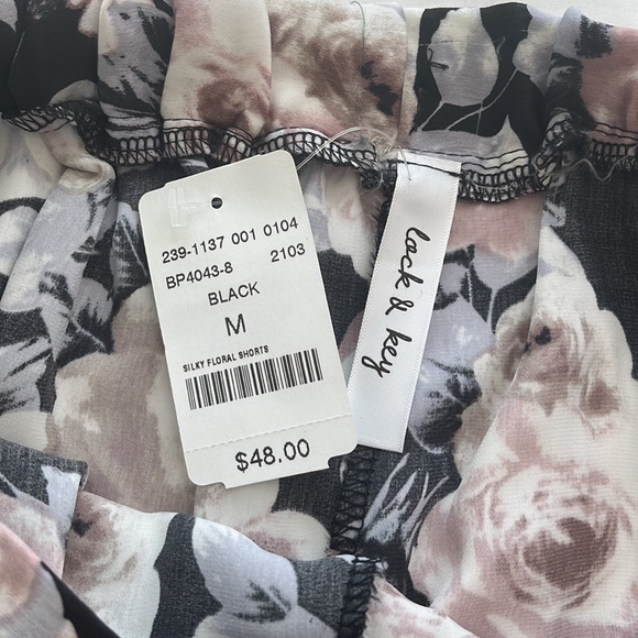 Lock & Key Silky Floral Shorts - Size Medium - Picture 2 of 4